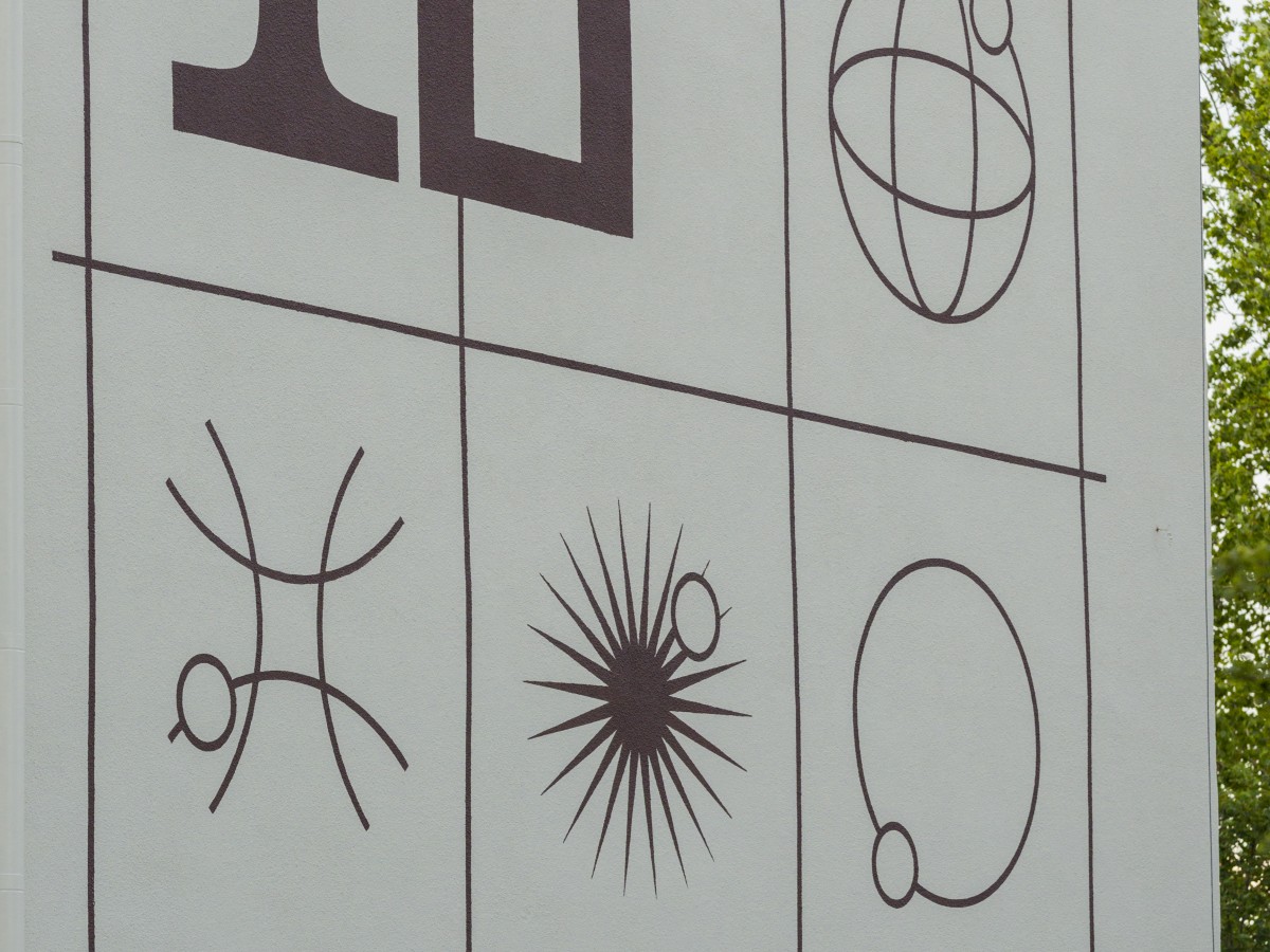 Charakterystycznym elementem są minimalistyczne, geometryczne kształty, fot. Rafał Kołsut / Traffic Design