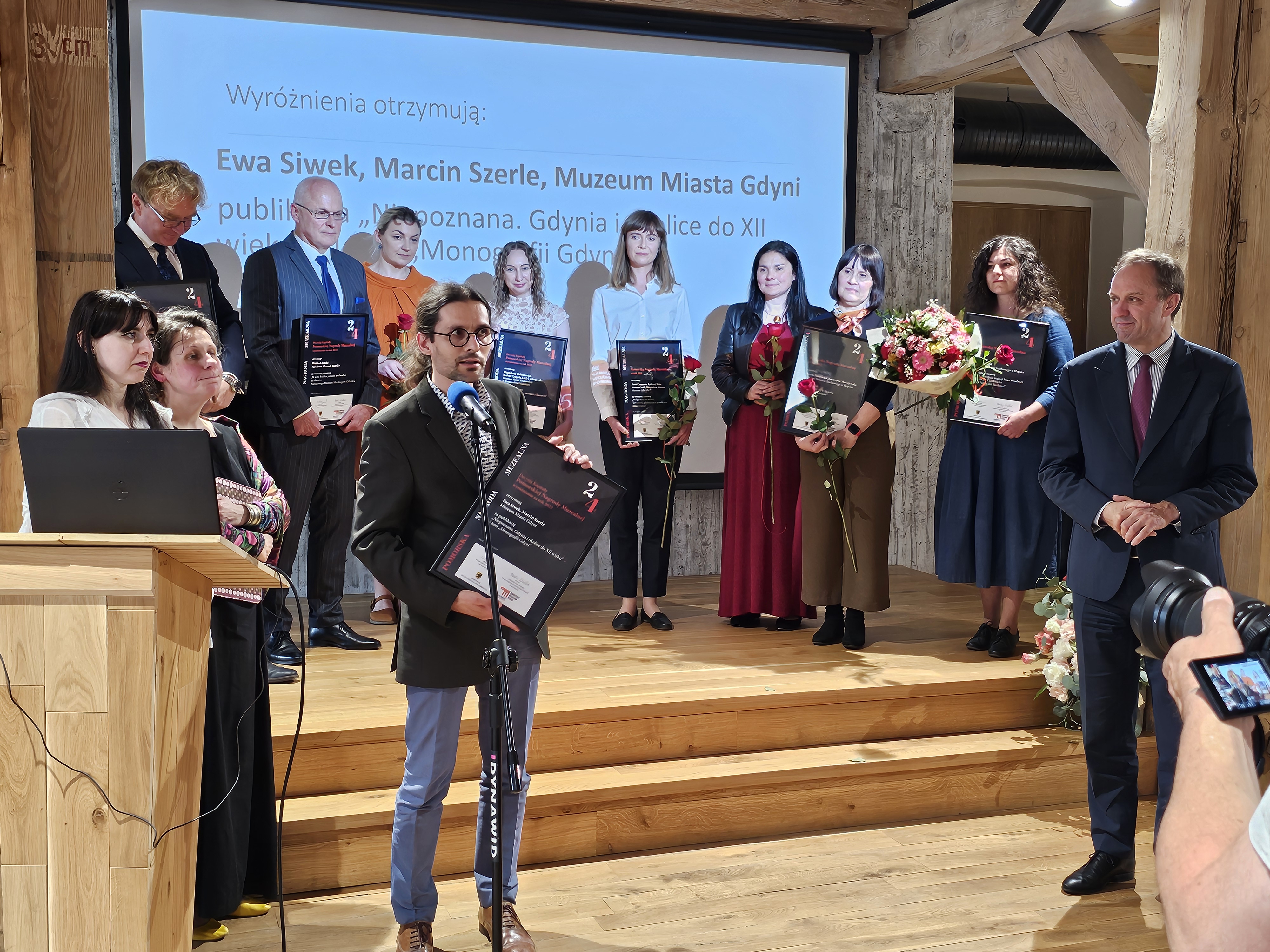 na zdjęciu Marcin Szerle z wyr&oacute;żnieniem