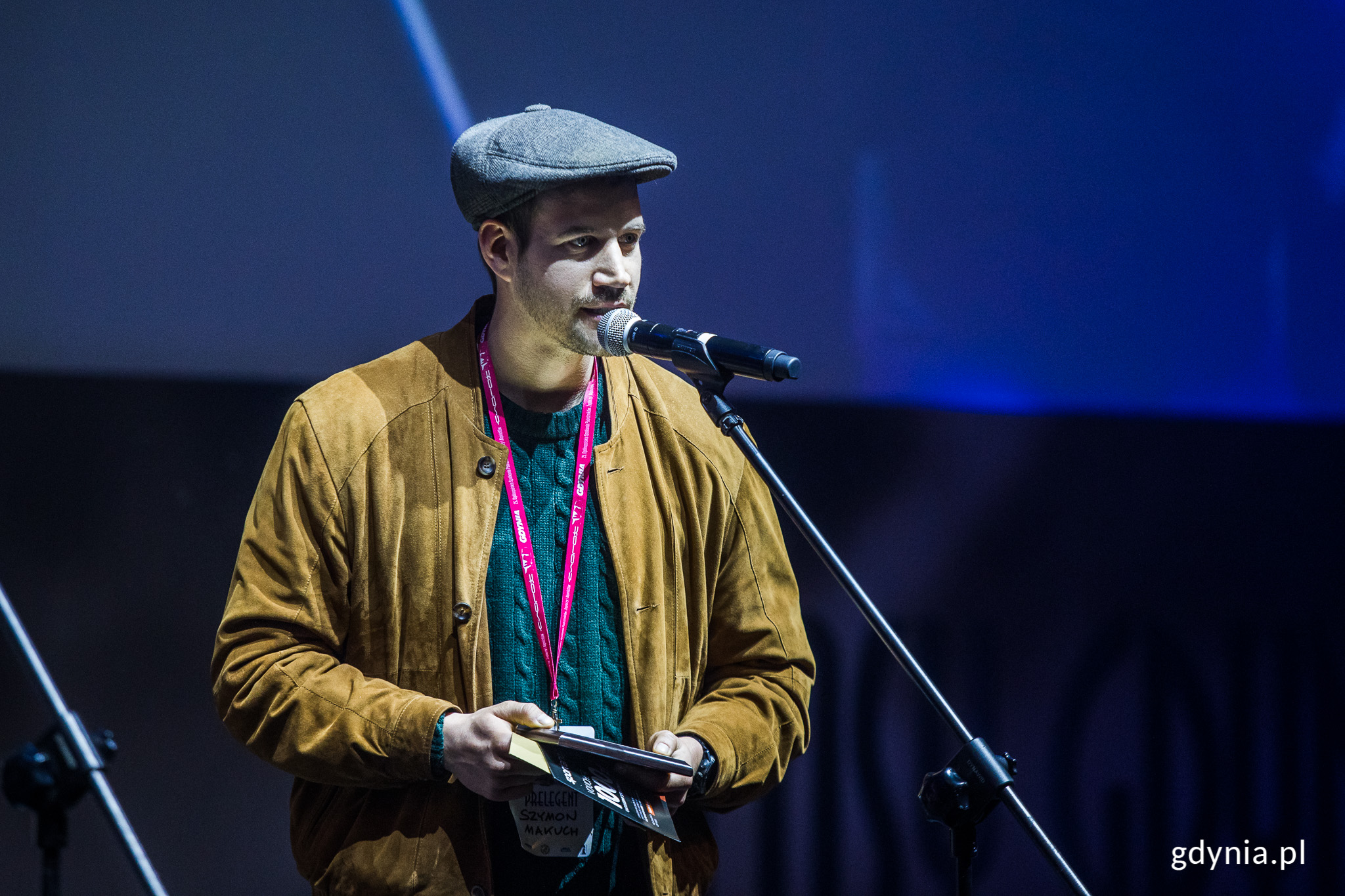 Szymon Makuch, zdobywca nagrody dziennikarzy, podczas wieczornej gali wręczenia laur&oacute;w // fot. Karol Stańczak