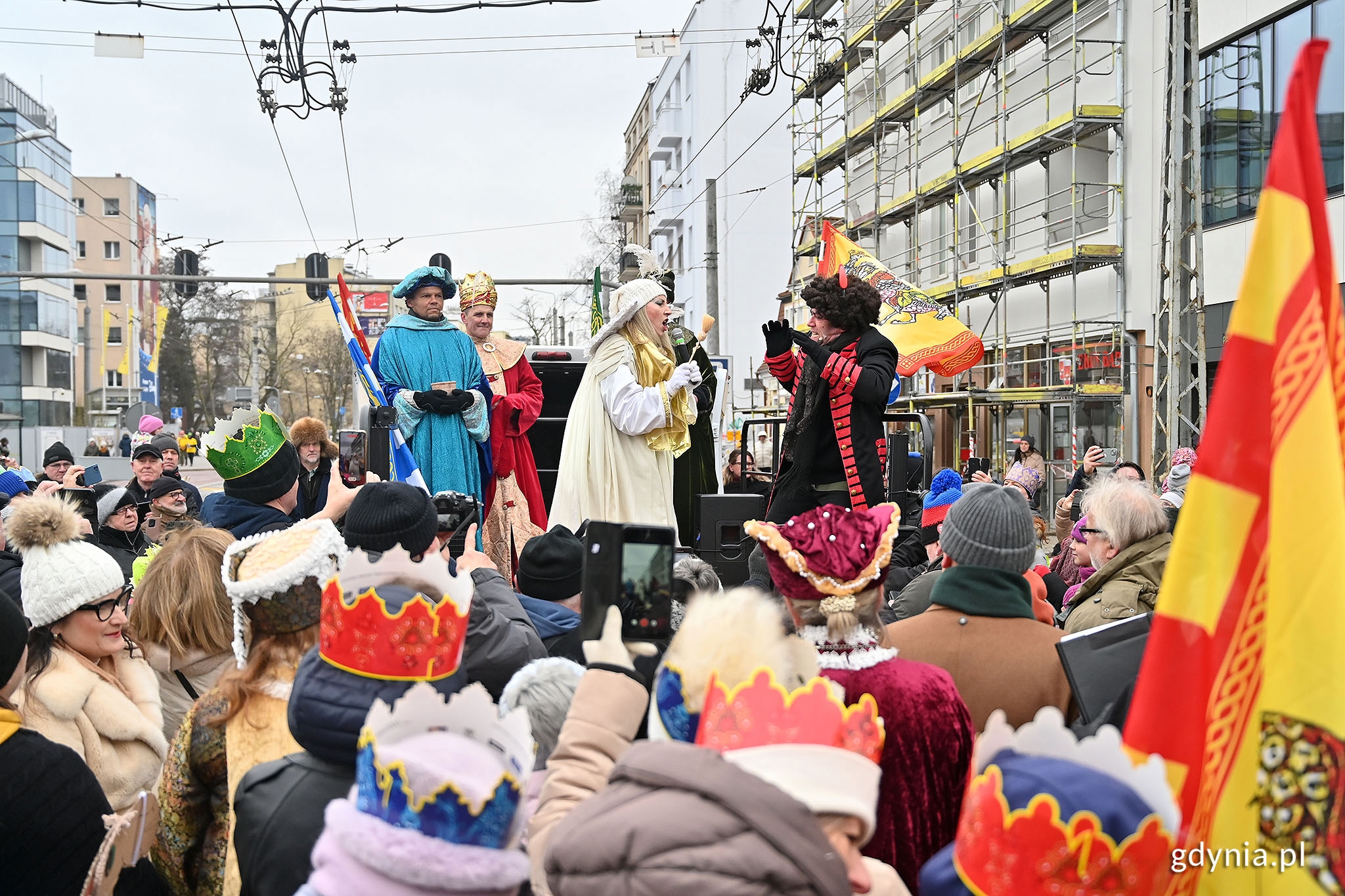 Inny ze sztandarowych projekt&oacute;w stowarzyszenia KACK, czyli gdyński Orszak Trzech Kr&oacute;li, pełen kolor&oacute;w i scenek odgrywanych przez aktor&oacute;w na ulicach miasta, fot. Michał Puszczewicz