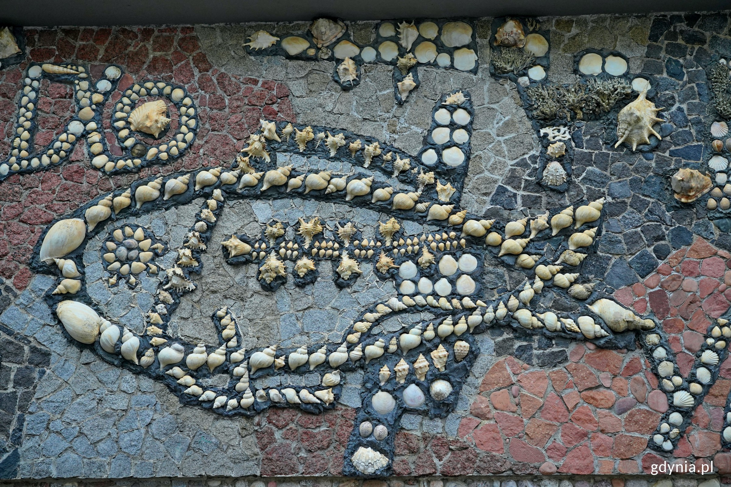 Mozaika na elewacji Kościoła pw. Najświętszego Serca Pana Jezusa w Gdyni (fot. Magdalena Czernek)