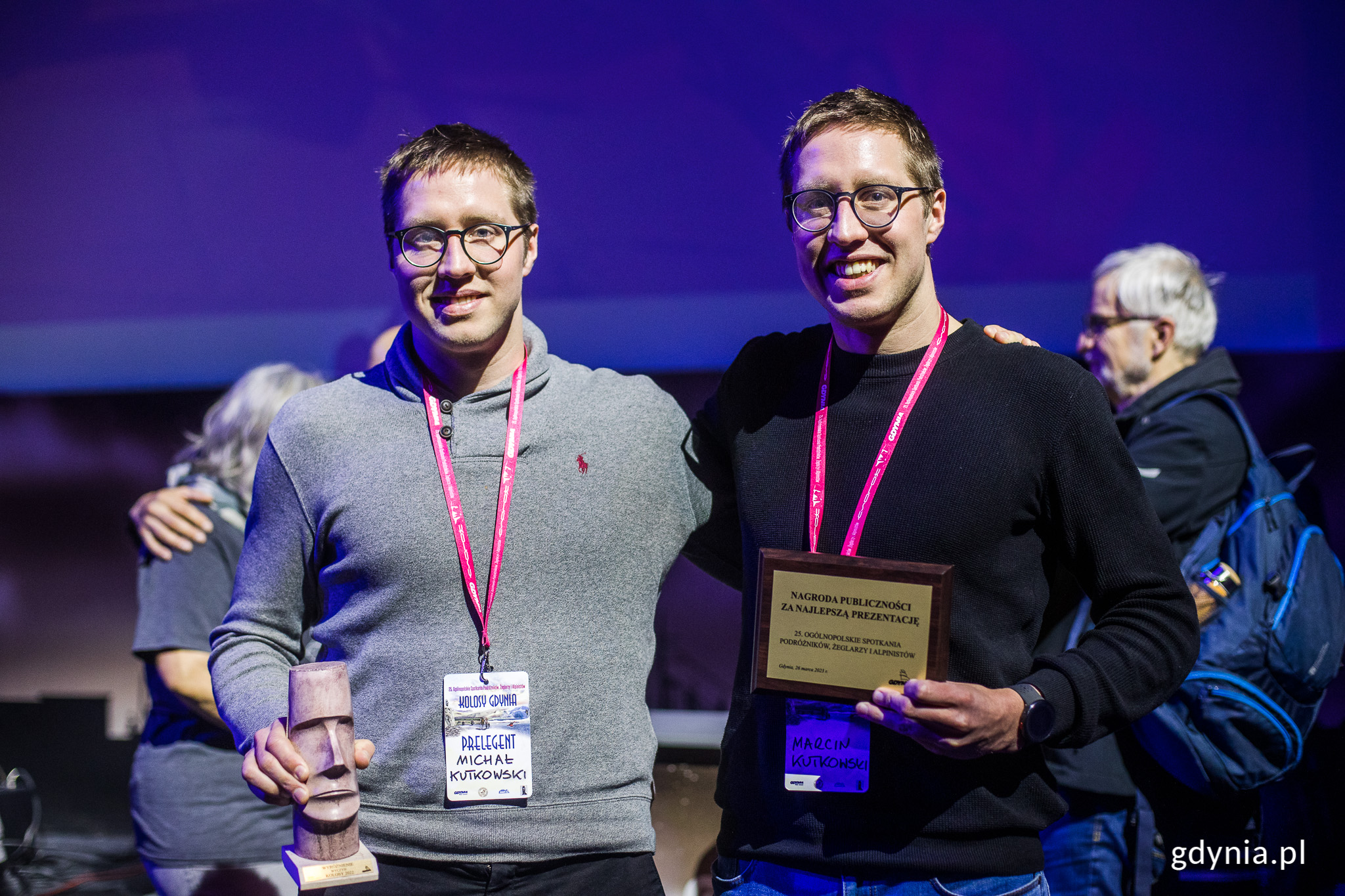 Michał i Marcin Kutkowscy z wyr&oacute;żnieniem w kategorii "wyczyn Roku" oraz nagrodą publiczności // fot. Karol Stańczak