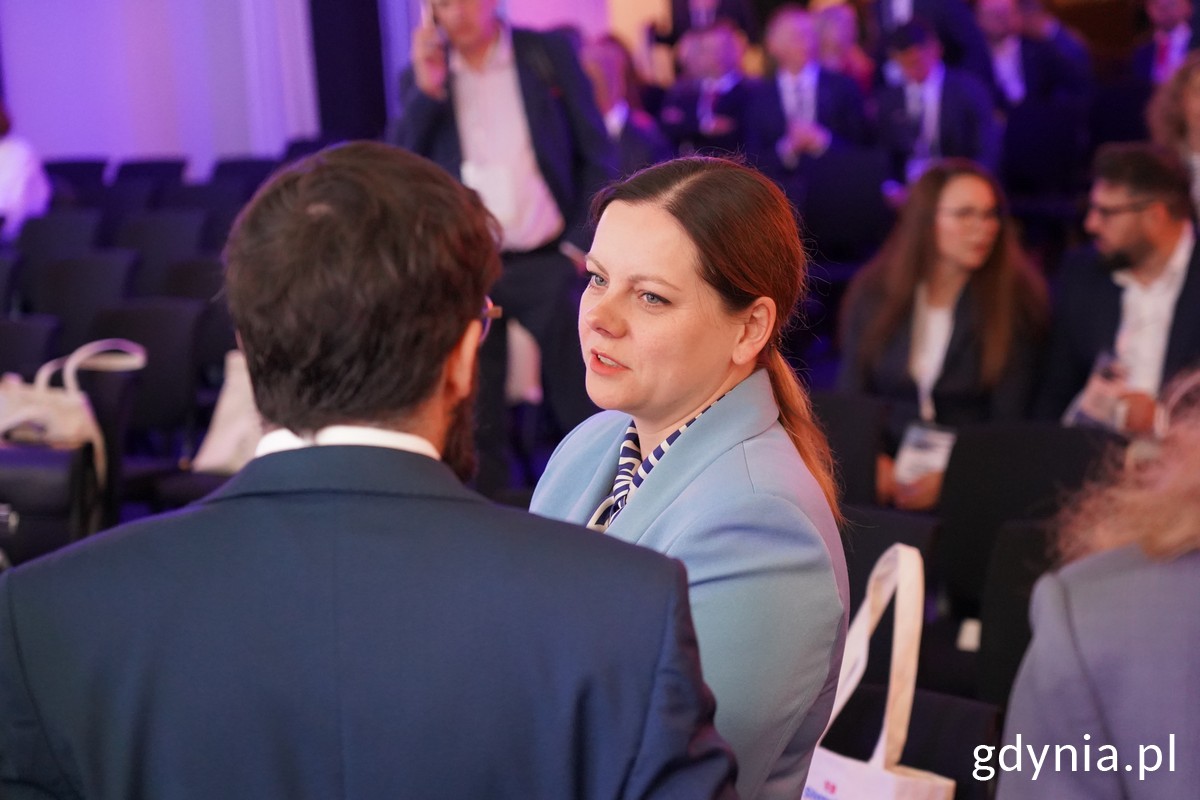 Prezydent Gdyni Aleksandra Kosiorek na konferencji