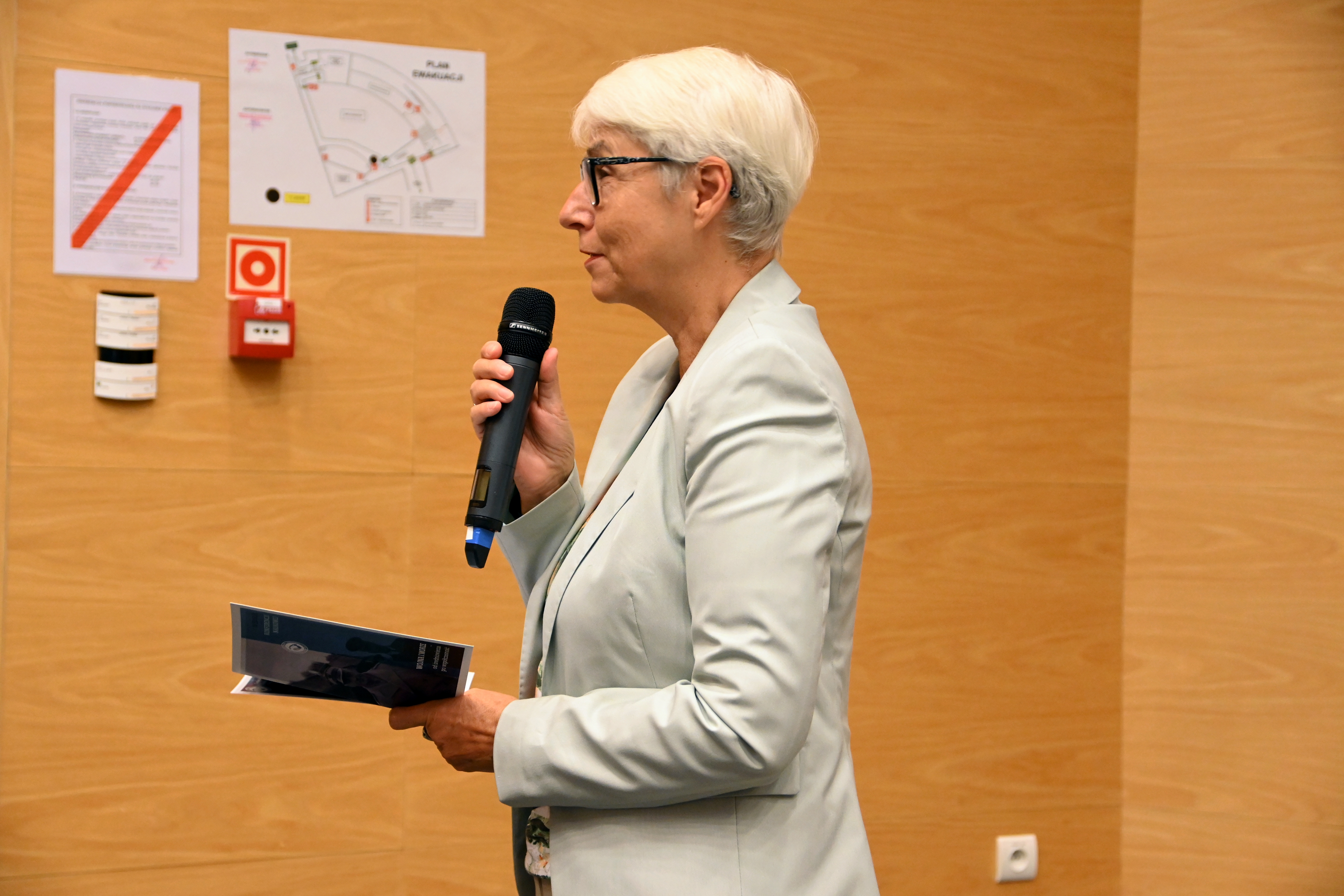 Konferencję &bdquo;Wojna i morze  - od średniowiecza po wsp&oacute;łczesność&rdquo; w Muzeum Marynarki Wojennej otworzyła Joanna Zielińska - przewodnicząca Rady Miasta Gdyni // fot. Magdalena Czernek