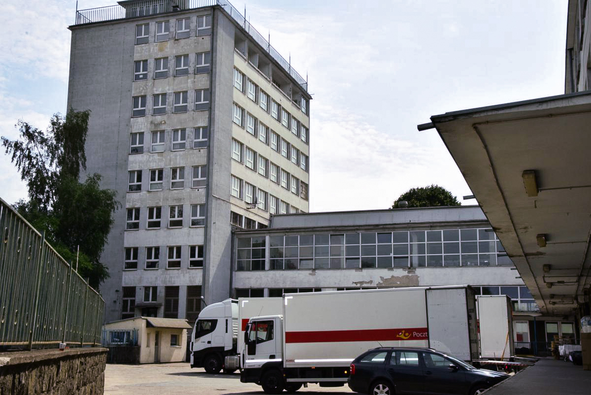 Obiekt w pobliżu dworca Gdynia Gł&oacute;wna PKP, kt&oacute;ry Poczta Polska sprzedała w zeszłym roku, fot. Przemysław Kozłowski / archiwalne (2021)