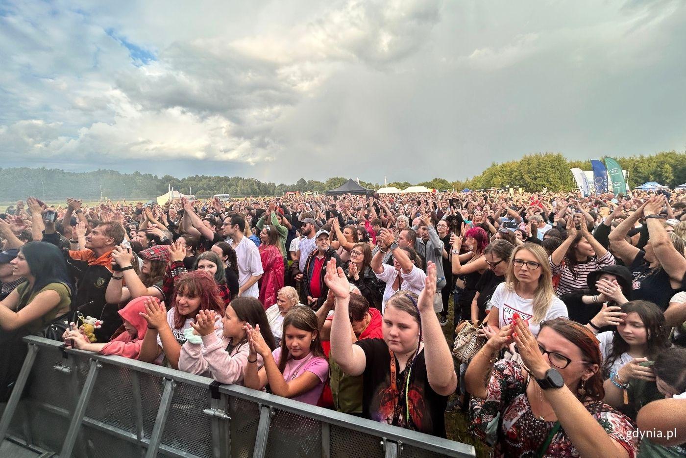 Morze ludzi przybyło na koncert zorganizowany przez p&oacute;łnoce rady dzielnic