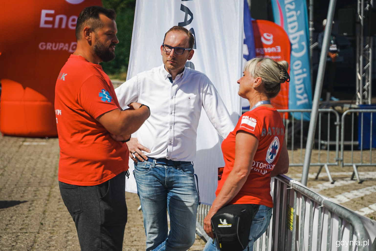 Moto Safety Day 2022 na Polance Redłowskiej w Gdyni - w środku wiceprzewodniczący gdyńskiej Rady Miasta, Jakub Ubych, fot. Kamil Złoch