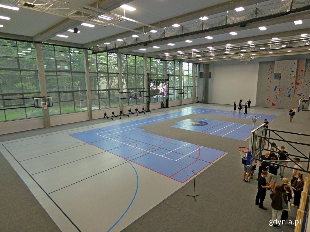 Hala sportowa w nowym Centrum Sportu i Rekreacji Uniwersytetu Morskiego (fot. Magdalena Czernek)