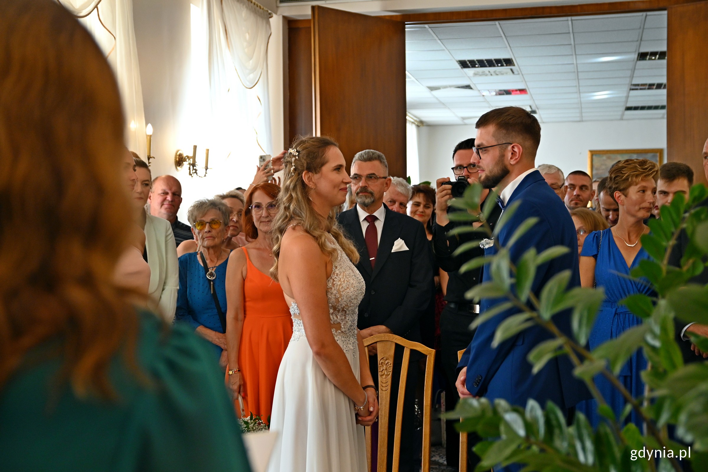 Młoda para składająca przysięgę (fot. Magdalena Czernek)