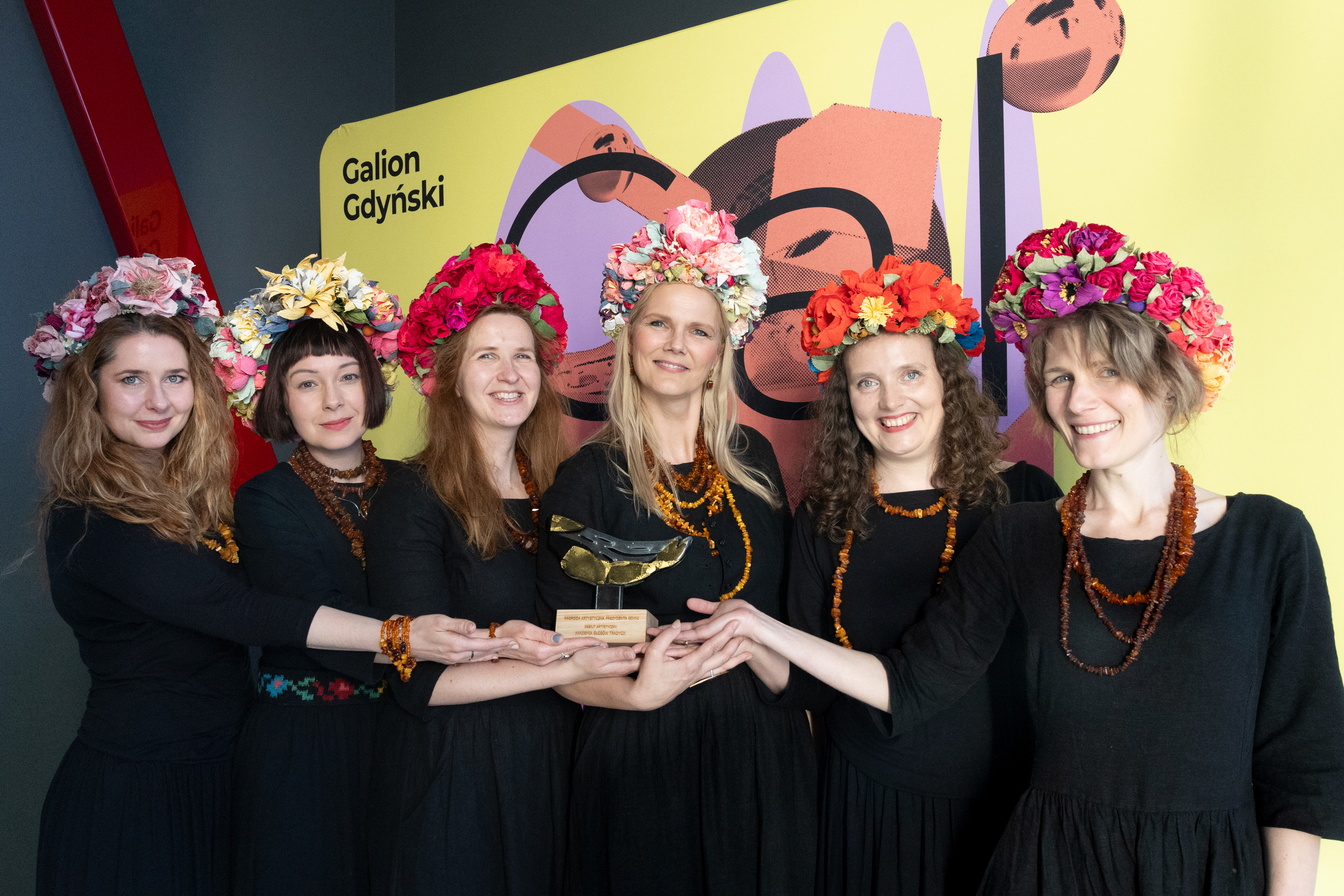 Akademię Głos&oacute;w Tradycji tworzą: Anna Bochnak, Joanna Gostkowska, Olga Krasoń, Magdalena Lesiecka, Agnieszka Rusakiewicz, Magdalena Śmierzchalska i Katarzyna Zajączkowska.