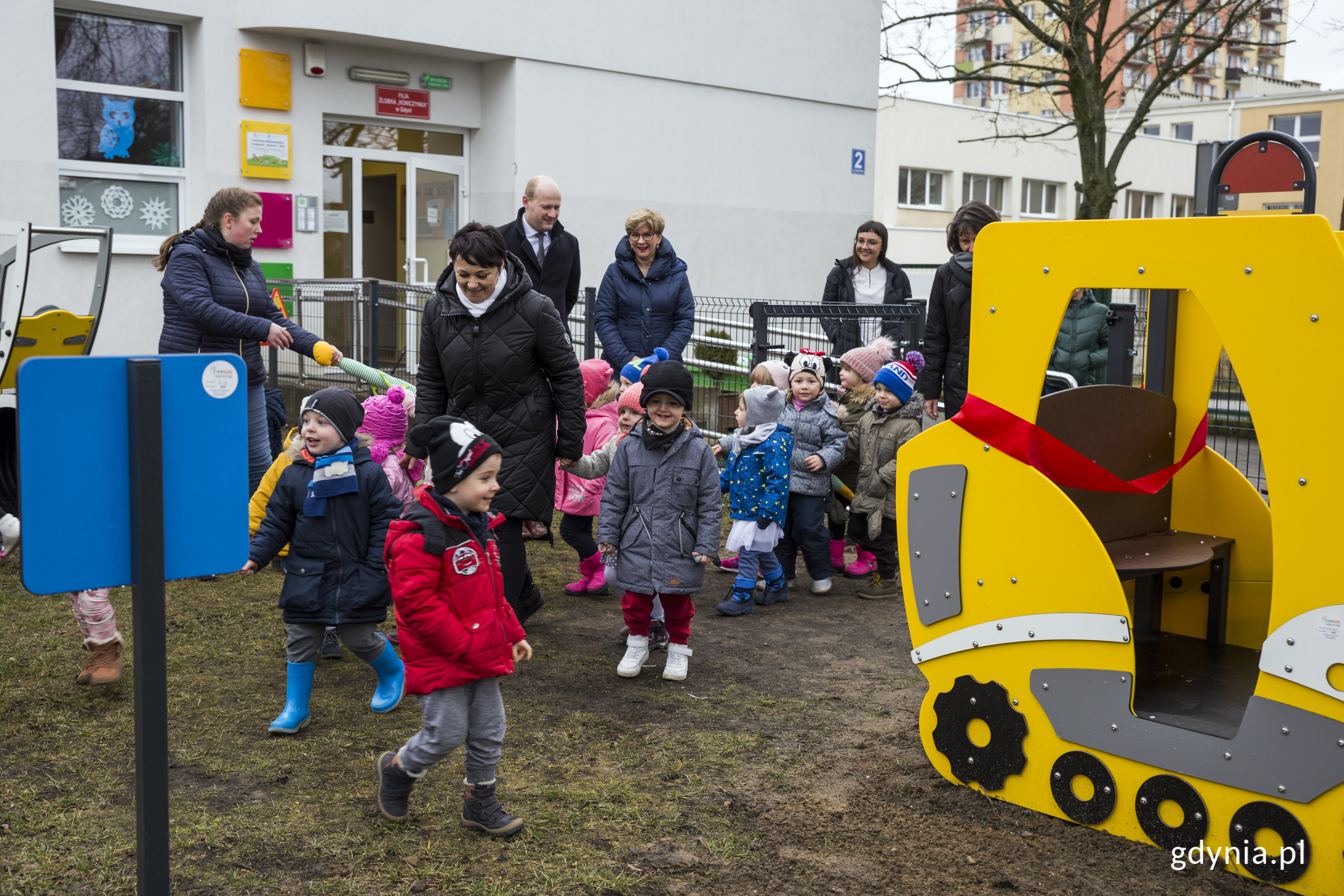 Otwarcie placu zabaw w żłobku "Koniczynka" na Witominie. fot. Przemysław Kozłowski