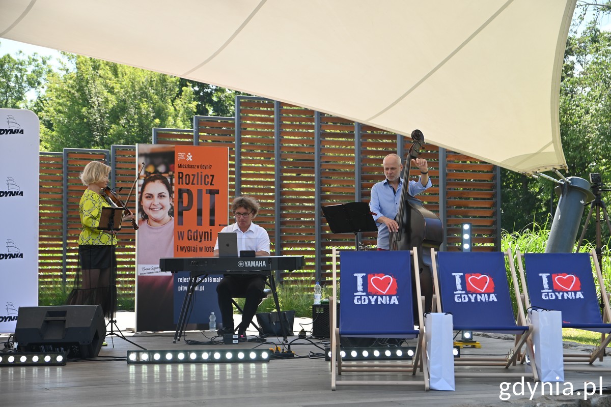 Zesp&oacute;ł Swing Violin Trio // fot. Magda Śliżewska