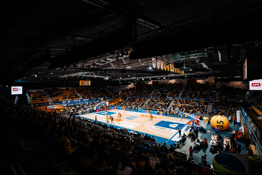 Polsat Plus Arena Gdynia w trakcie meczu (fot. Mateusz Słodkowski/AMW Arka Gdynia)