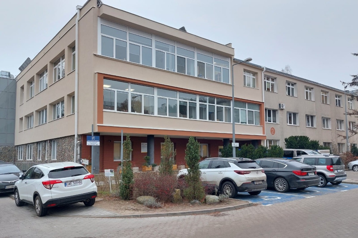 Budynek, w kt&oacute;rym znajduje się Oddział Hematologii i Transplantologii Szpiku Szpitala Morskiego im. PCK w Gdyni // fot. Szpitale Pomorskie