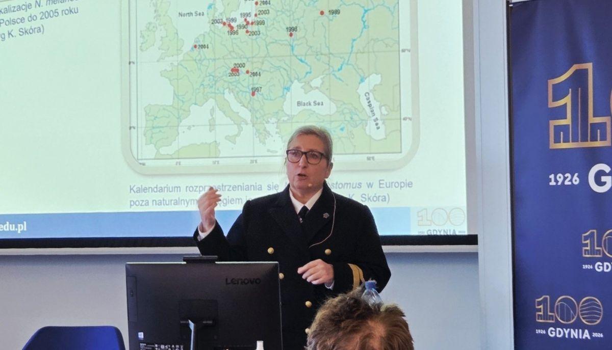 Wykład &bdquo;Bałtyk &ndash; nasze morze. Co naprawdę kryje się w wodach u bram Gdyni?&rdquo;, kt&oacute;ry wygłosiła dr hab. Magdalena Bogalecka, prof. UMG. (Fot. Dorota Patzer)