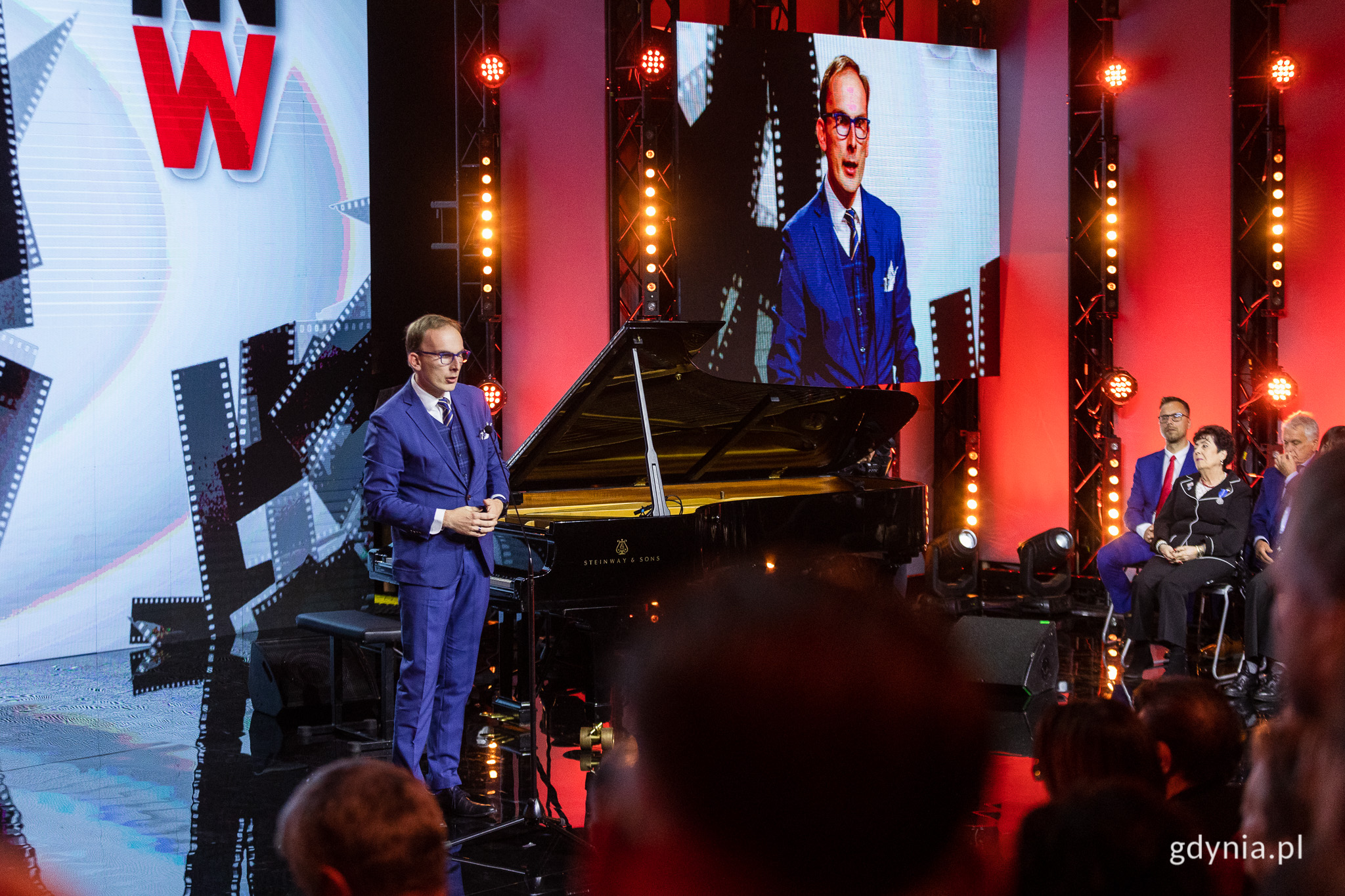 Jakub Ubych - wiceprtzewodniczący Rady Miasta Gdyni podczas 14. edycji gali festiwalu NNW // fot. Karol Stańczak