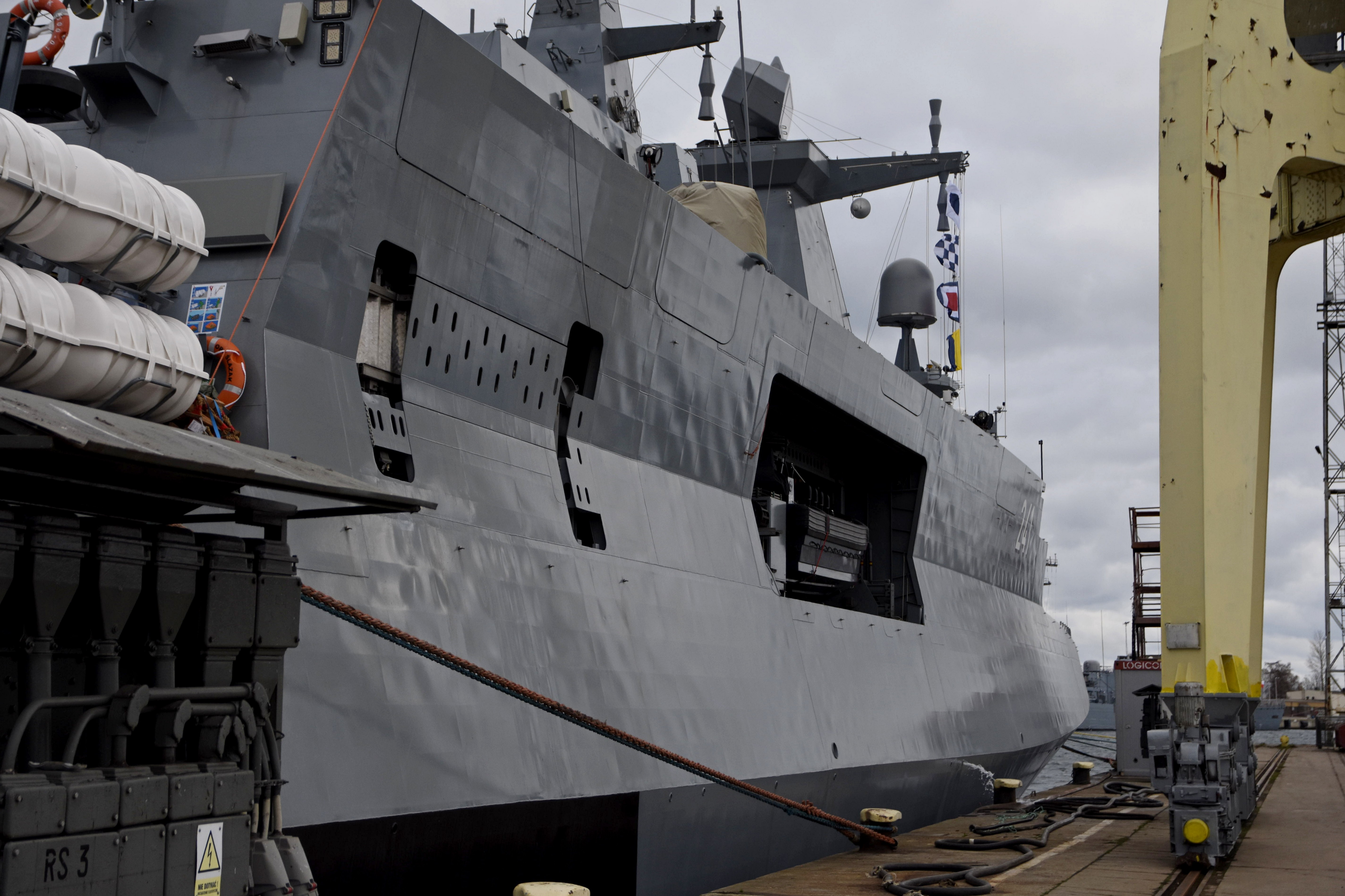 ORP &bdquo;Ślązak&rdquo; w Stoczni Wojennej, fot. Kamil Złoch
