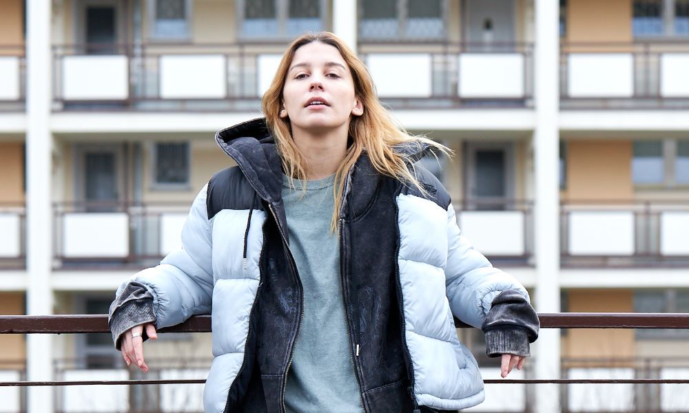 &bdquo;Zadra&rdquo; Grzegorza Mołdy, czyli muzyczna, rapowa opowieść o marzeniach dziewczyny z blokowisk (w tej roli Magdalena Wieczorek - na zdj.), fot. mat. promocyjne dystrybutora