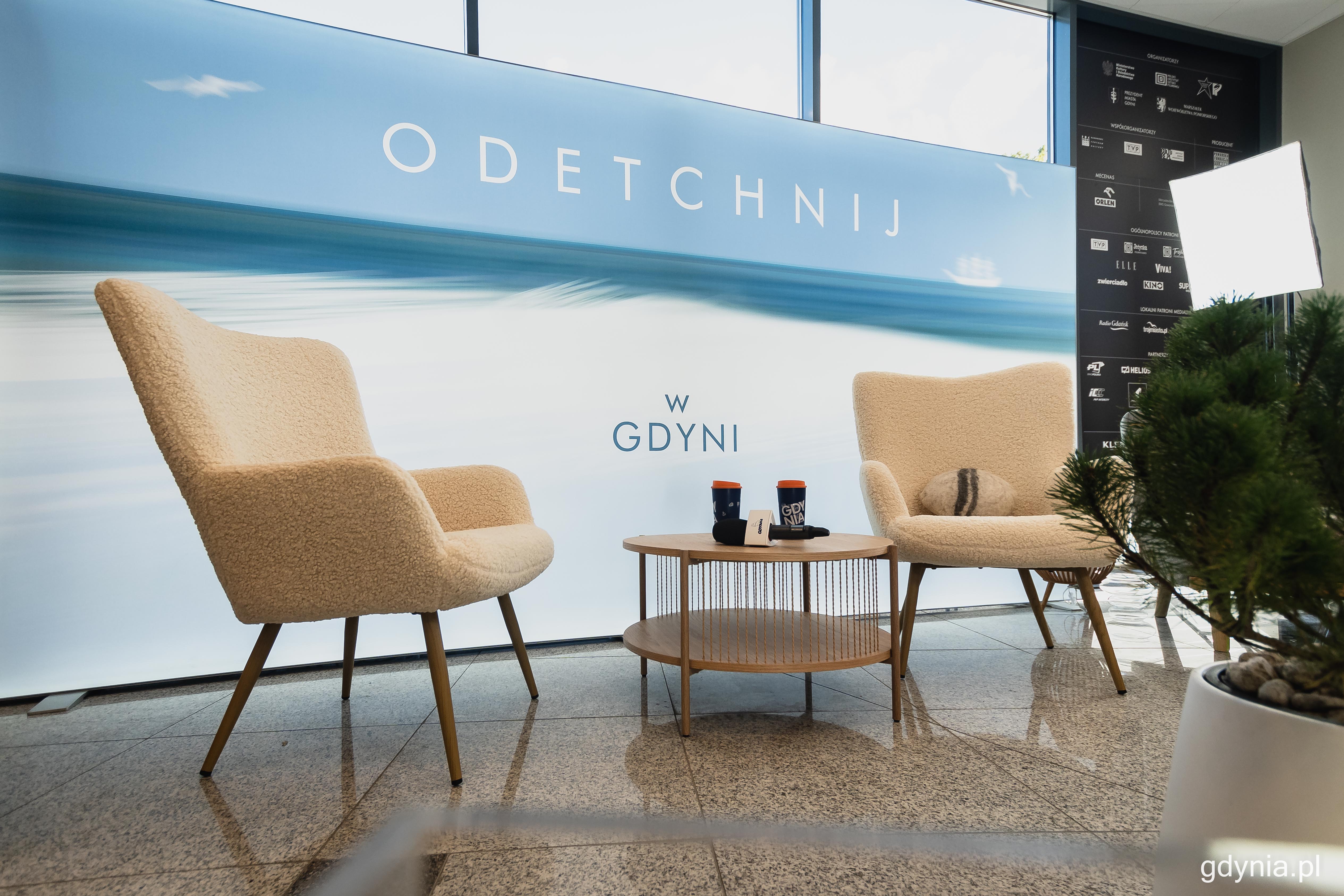 Studio &bdquo;Odetchnij w Gdyni&rdquo; - to tutaj Gdynia.pl będzie realizować rozmowy z filmowymi tw&oacute;rcami, kt&oacute;re będziemy cyklicznie prezentować na stronie, fot. Kamil Złoch