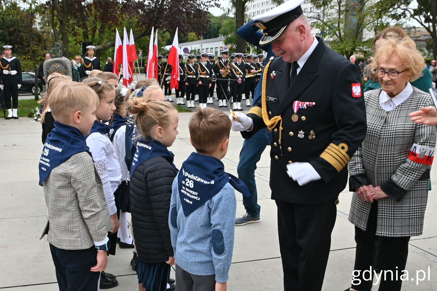 Pasowanie na uczni&oacute;w (fot. Magdalena Starnawska)