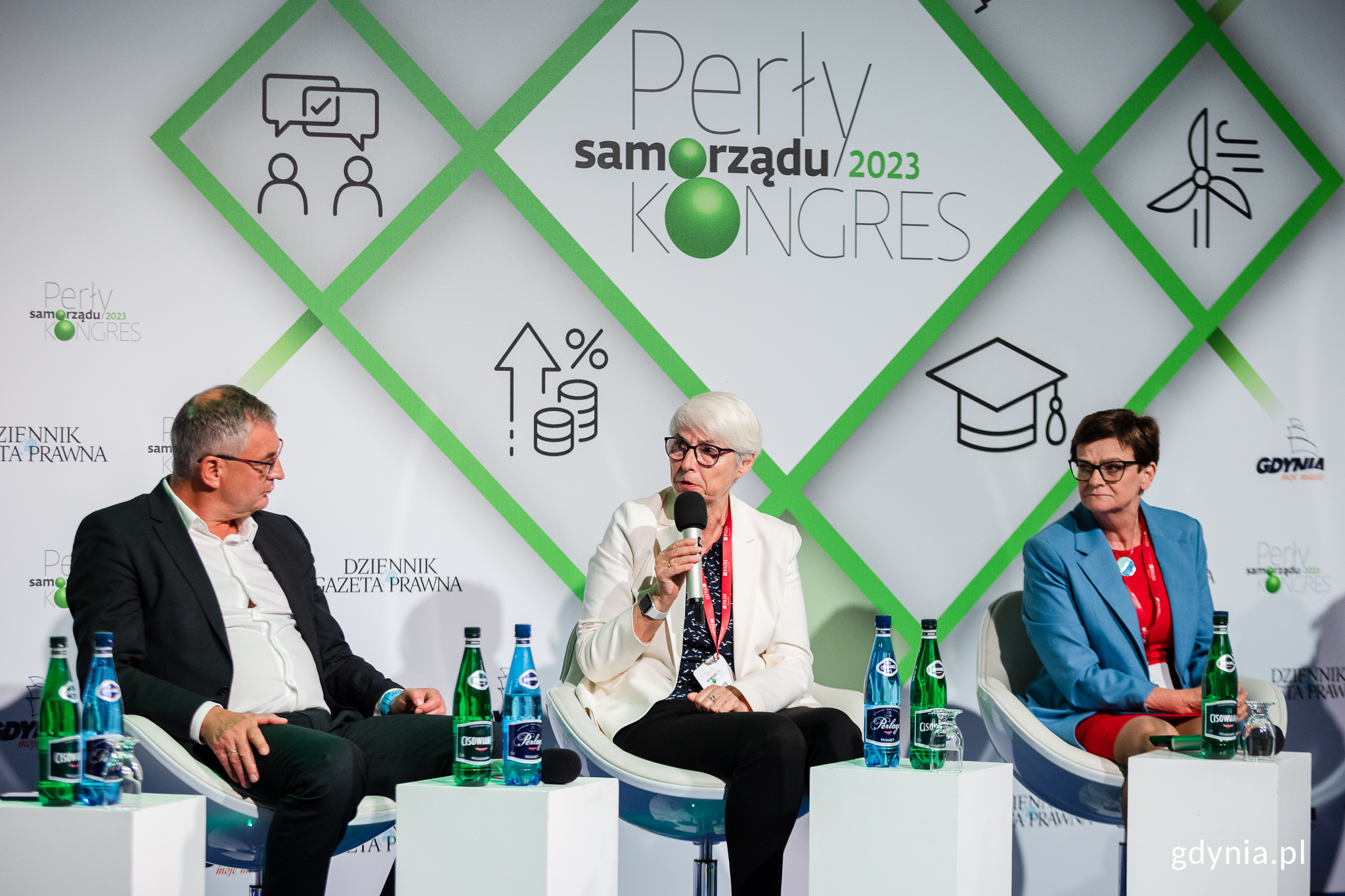 Przewodnicząca Rady Miasta Gdyni, Joanna Zielińska podczas dyskusji poświęconej utrzymaniu samorządowej oświaty, fot. Karol Stańczak