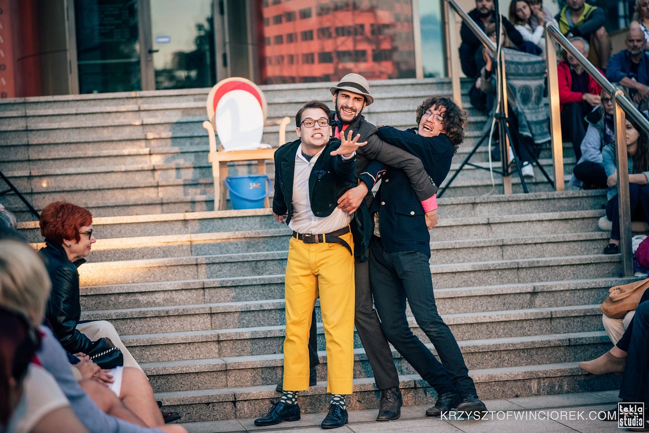 Aktorzy w spektaklu &bdquo;Epitafium dla władzy&rdquo; // fot. Krzysztof Winciorek