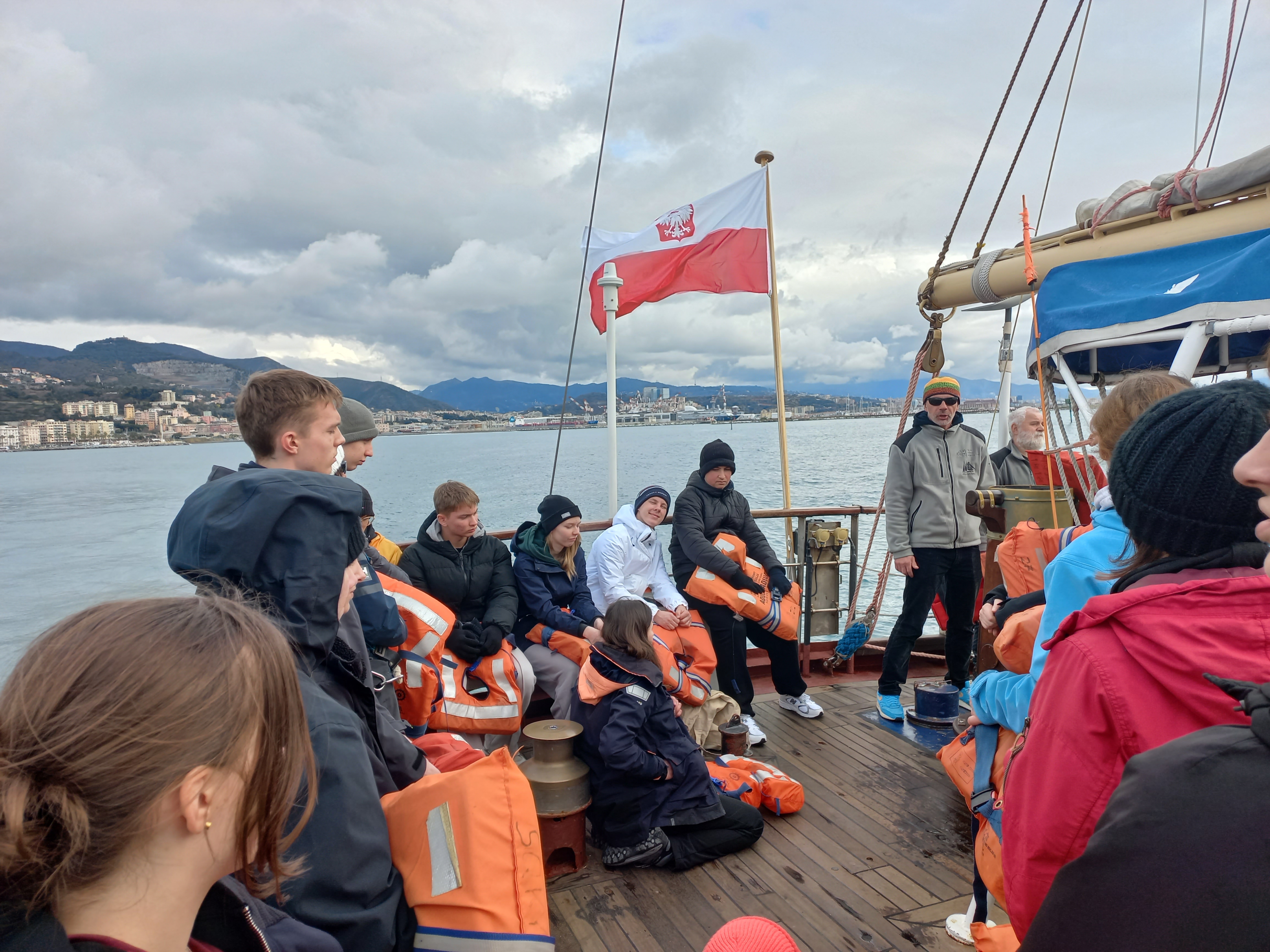  Gdyńscy uczniowie podczas rejsu na STS &bdquo;Pogoria&rdquo;