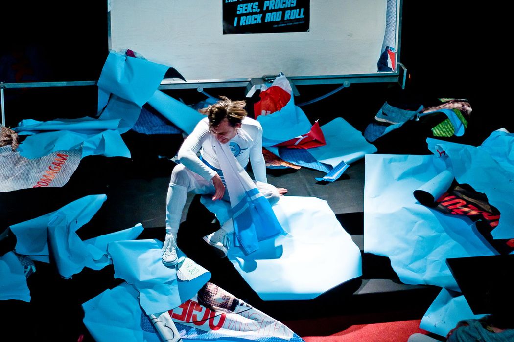 Grzegorz Wolf w monodramie "Seks, prochy i rock and roll"// fot. Joanna Siercha