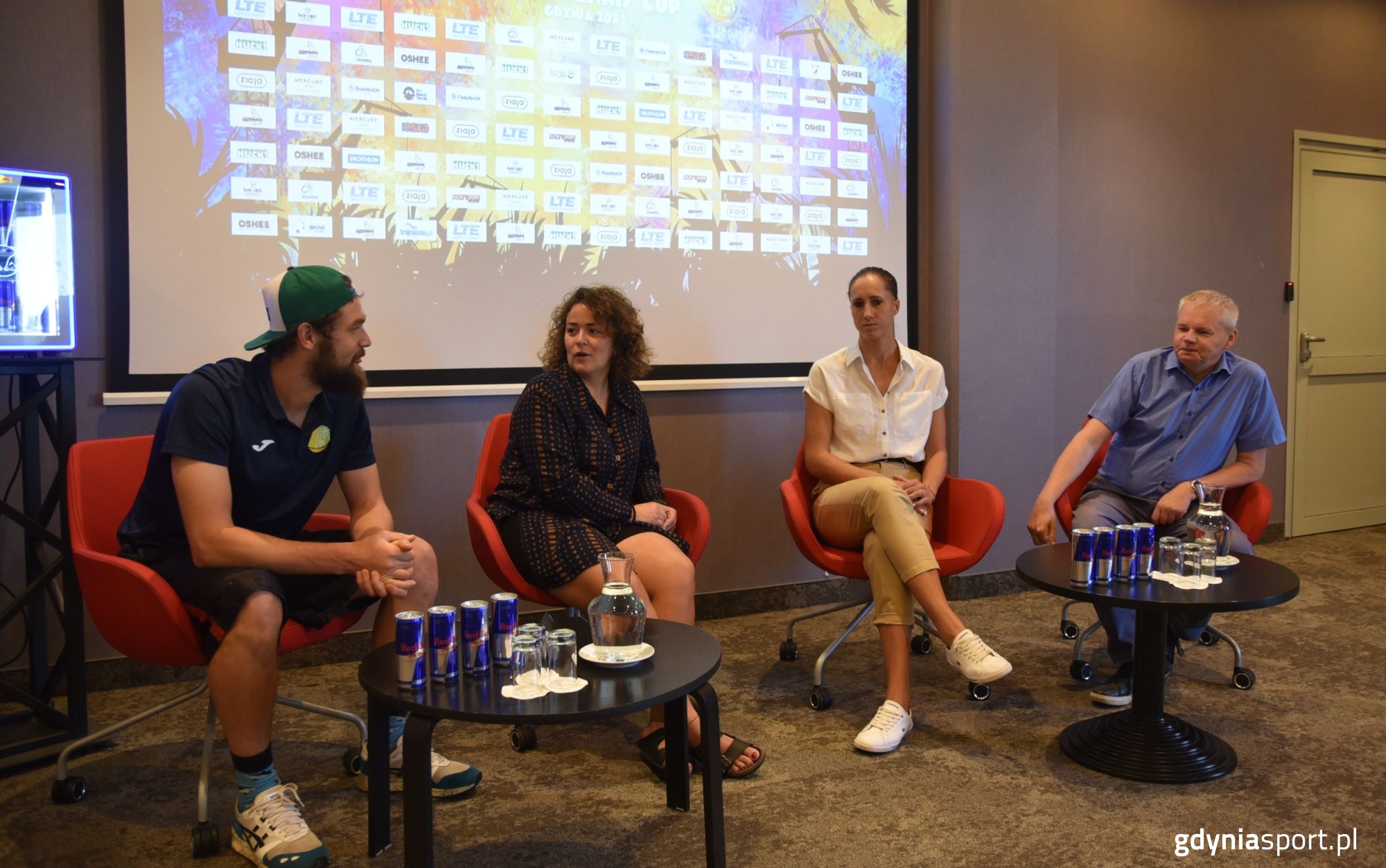 uczestnicy konferencji prasowej