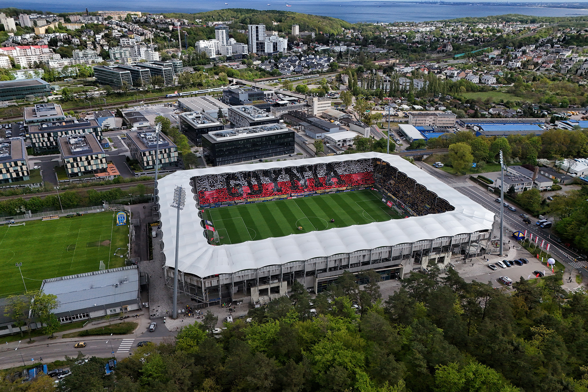 efektowna kartoniada z lotu ptaka