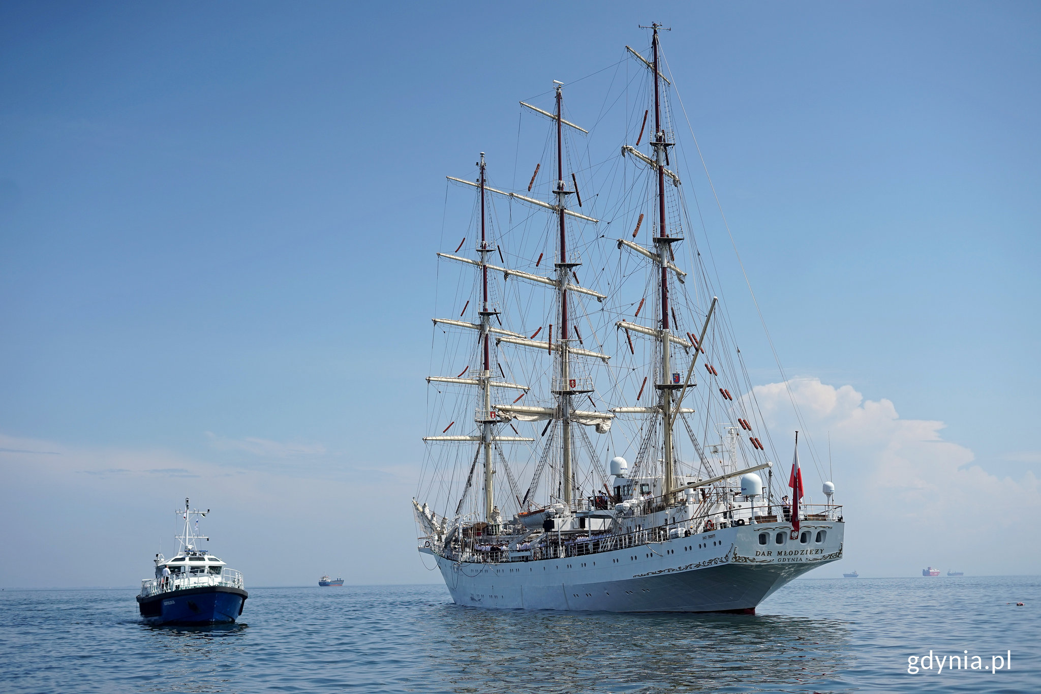 Kontroler-20 obok Daru Młodzieży, fot. Kamil Złoch