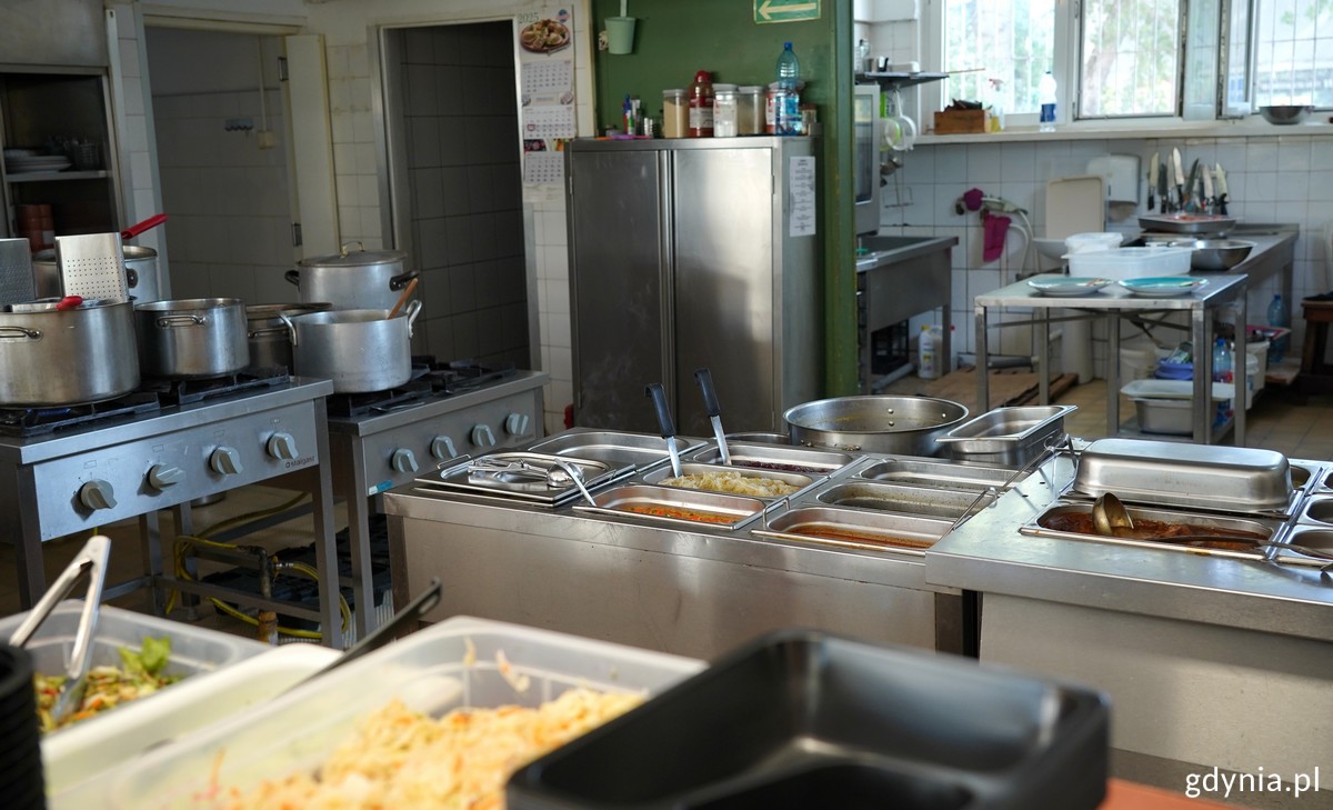 Otwarta kuchnia w barze &bdquo;Smakosz&rdquo; 