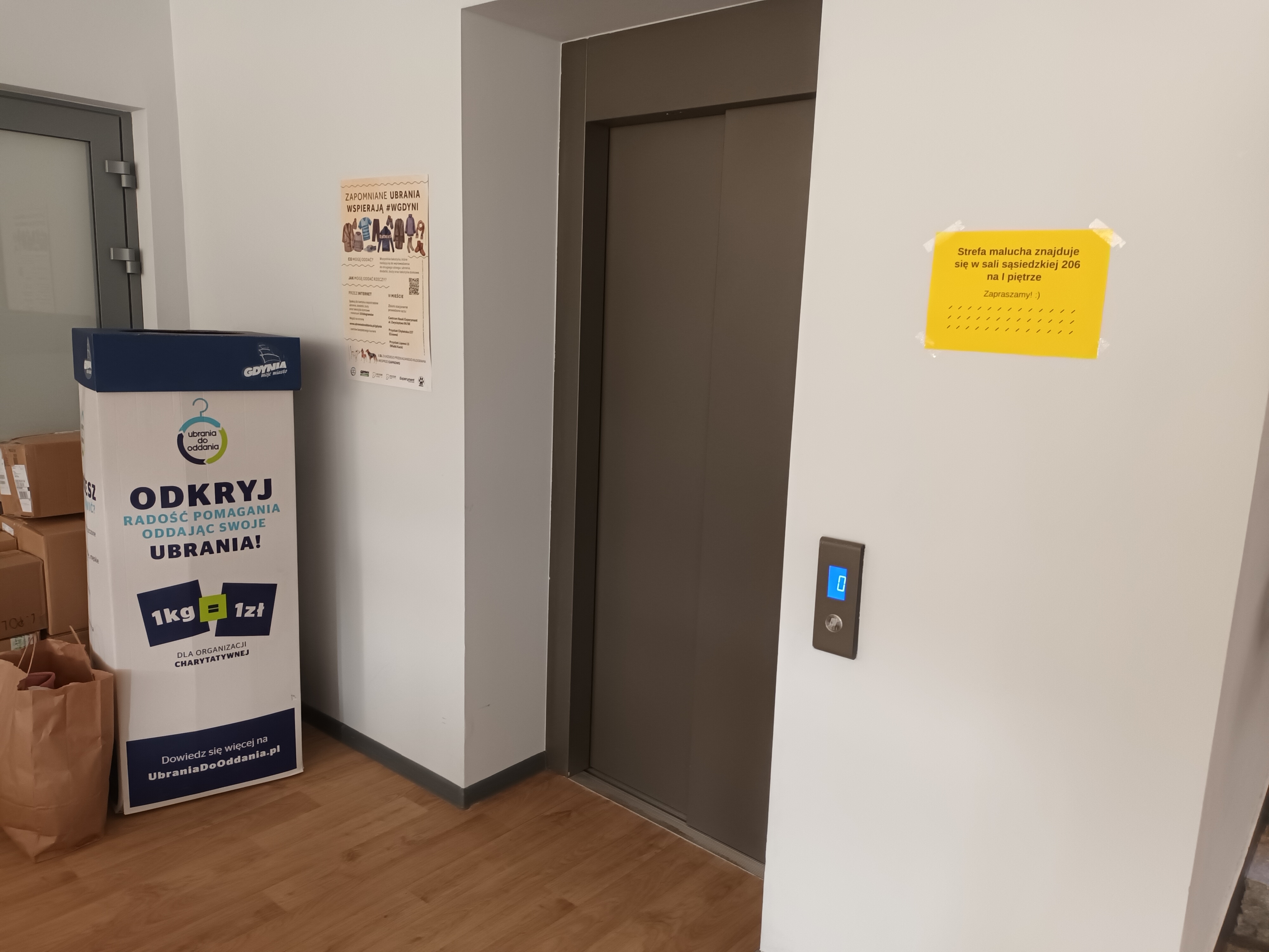 Winda wewnątrz budynku 