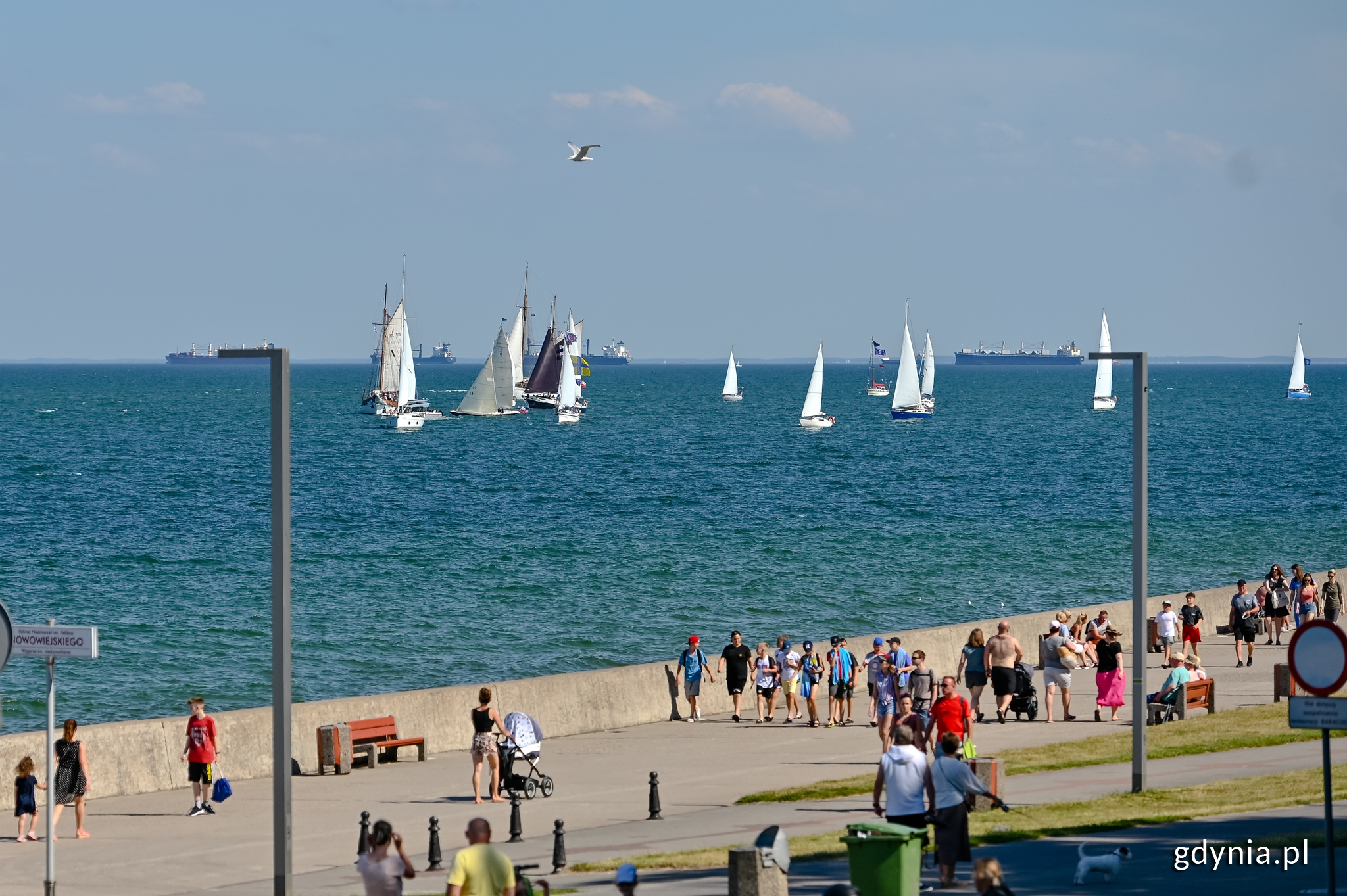 Jednostki można było obserwować np. z plaży i z bulwaru Nadmorskiego // fot. Łukasz Zieliński