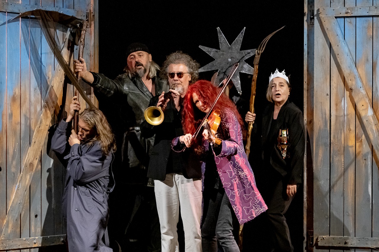 Aktorzy w spektaklu &bdquo;Misterium Buffo&rdquo;