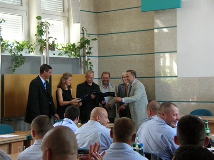 Prezydent Gdyni i rugbyści, gratulacje dla kapitana, foto: Dorota Nelke