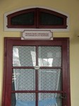 Gdyńskie Muzeum Motoryzacji - oryginalne elementy fasady z nieistniejącego dziś budynku przy ul. Chylońskiej