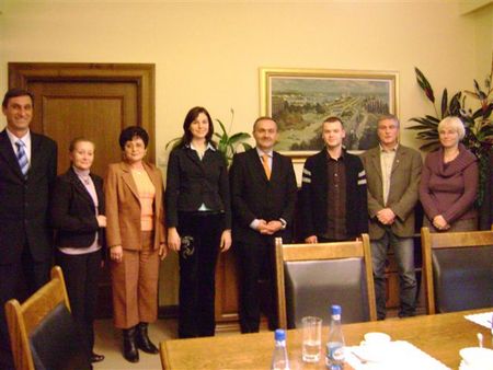 Prezydent Gdyni i sportowcy, którzy wywalczyli kwalifikacje do XXIX Igrzysk Olimpijskich w Pekinie