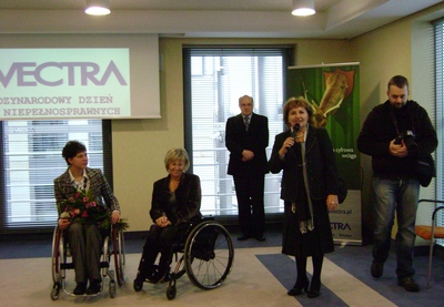 przekazanie Vectry Annie Dobkowskiej, foto: Małgorzata Omachel-Kwidzińska