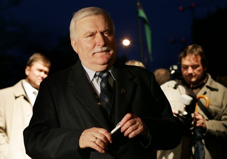 32 Festiwal Polskich Filmów Fabularnych w Gdyni. Uroczyste otwarcie festiwalu połączone z projekcja filmu Katyń Andrzeja Wajdy. Nz. Lech Walesa. 18.09.2007 fot.Krzysztof Mystkowski / KFP