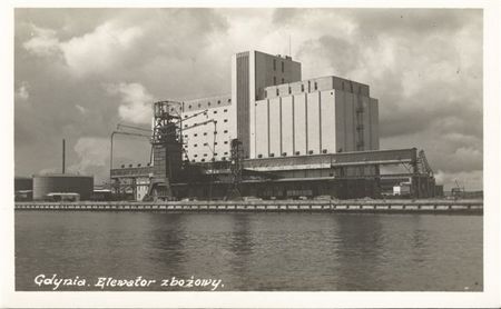 Port Gdynia - Zabytkowy elewator zbożowy jak nowy - z 1930 roku