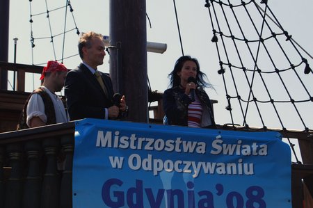 Prezydent Gdyni przedstawia ambasadora kampanii Mistrzostwa Świata w Odpoczywaniu - Annę Przybylską, foto: Dorota Nelke