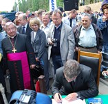 otwarcie Trasy Kwiatkowskiego - wpisy do księgi pamiątkowej, foto: Dorota Nelke