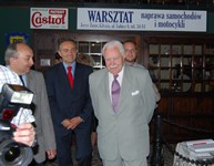 Prezydent RP Ryszard Kaczorowski z wizytą w Gdyni, zwiedzanie Muzeum Motoryzacji, foto: Dorota Nelke