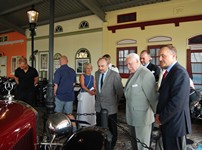 Prezydent Ryszard Kaczorowski z wizytą w Gdyni, powitanie przed Muzeum Motoryzacji, foto: Dorota Nelke