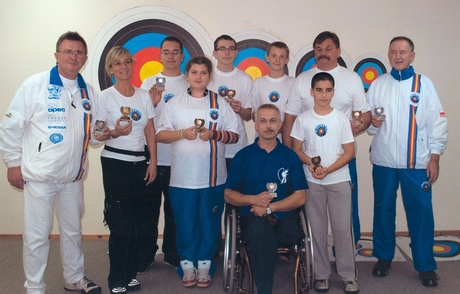 Łucznicy UKS Morświn Gdynia z medalami z mityngu Baltic Cup Karlskrona