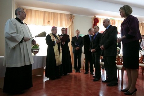 Otwarcie Domu Pomocy Społecznej przy ul. Pawiej - poświęcenie budynku, fot. Bartosz Pietrzak