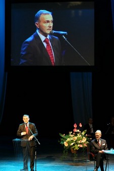 Uroczysta sesja Rady Miasta Gdyni z okazji 84. urodzin Gdyni, Prezydent Gdyni Wojciech Szczurek, fot.: Bartosz Pietrzak