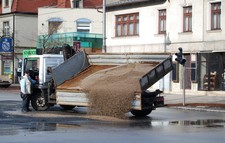 Na planie Czarnego czwartku - prace porządkowe przez zdjęciami, fot.: Dorota Nelke