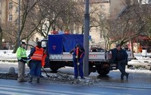 Na planie Czarnego czwartku - prace porządkowe przed zdjęciami, fot.: Dorota Nelke